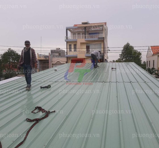 THI CÔNG MÁI TÔN CHE MƯA NẮNG NHÀ Ở, NHÀ XƯỞNG TẠI LONG AN