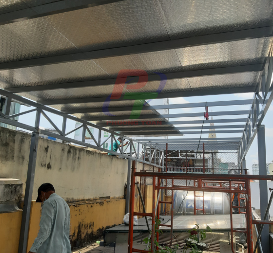 THI CÔNG MÁI TÔN ĐẸP ĐÚNG KỸ THUẬT