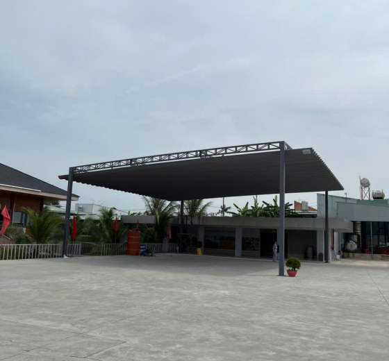 CÁC YẾU TỐ ẢNH HƯỞNG ĐẾN GIÁ THÀNH MỘT BỘ MÁI CHE BẠT XẾP THÔNG MINH