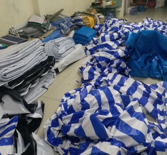 MAY ÉP BẠT LÀM MÁI CHE GIÁ RẺ - BẠT CHE LƯỢN SÓNG NHIỀU MÀU