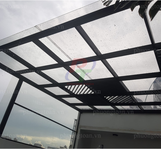 NHẬN CUNG CẤP THI CÔNG TẤM LỢP POLY GIÁ TỐT BẢO HÀNH DÀI HẠN