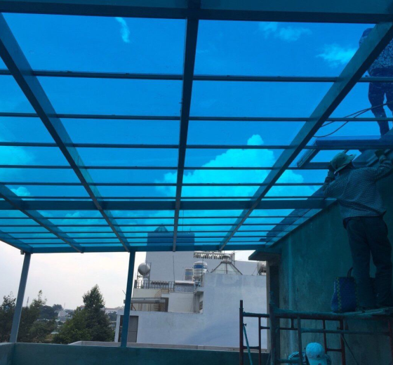 LẮP ĐẶT MÁI CHE POLY GIÁ RẺ MÁI VÒM, MÁI CHE SÂN THƯỢNG