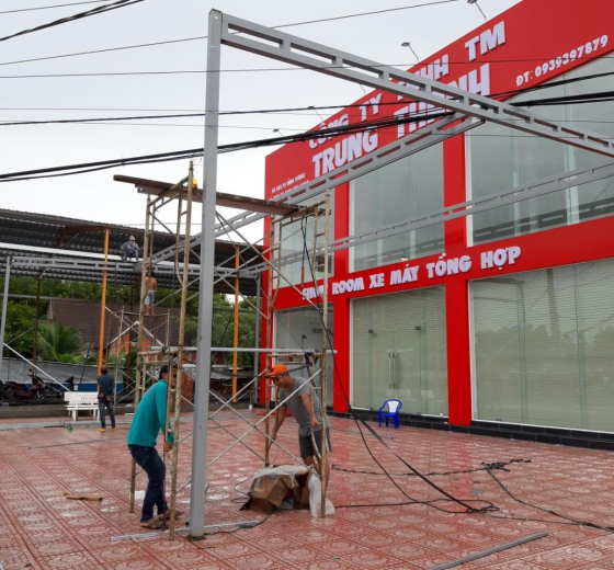 LẮP ĐẶT BẠT CHE MƯA NẮNG NGOÀI TRỜI TẠI BÌNH THẠNH