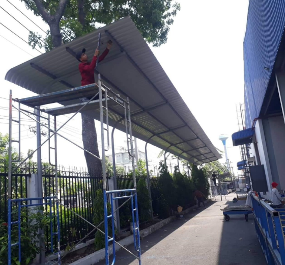 KHI NÀO CẦN THAY MỚI MÁI TÔN THAY VÌ SỬA CHỮA?