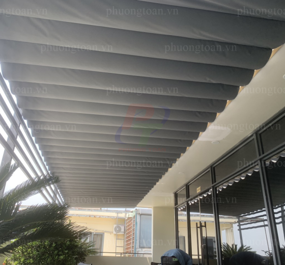 CÁC MẪU MÁI XẾP LƯỢN SÓNG ĐẸP, GIÁ RẺ CHO QUÁN CAFE SÂN VƯỜN