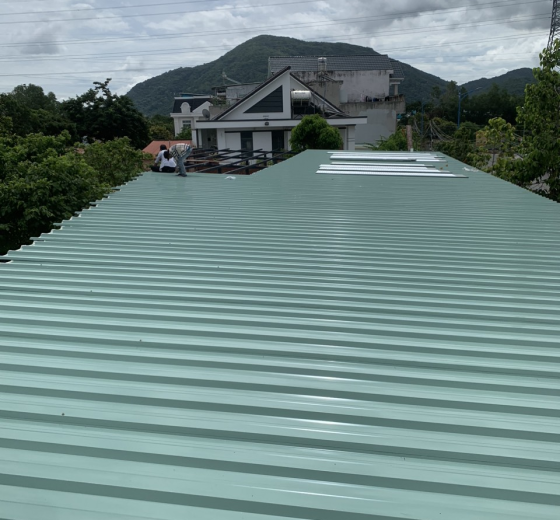 THIẾT KẾ MÁI TÔN ĐƠN GIẢN NHÀ CẤP 4 NHƯNG SANG TRỌNG