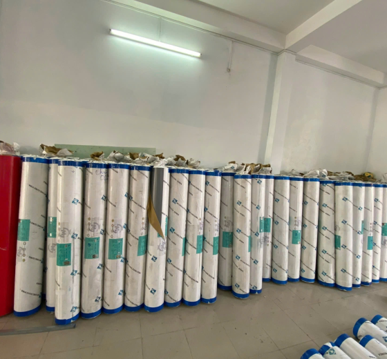 NÊN DÙNG BẠT PVC HAY BẠT CANVAS CHO XE TẢI ĐƯỜNG DÀI?