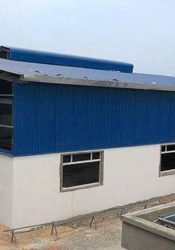NHÀ XƯỞNG TIỀN CHẾ CÓ TƯỜNG KẾT HỢP MÁI TÔN