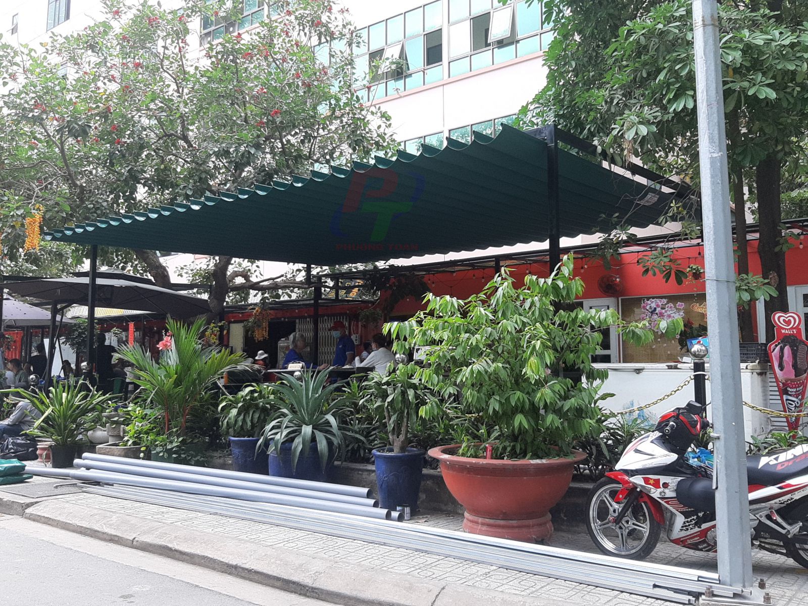 Mái xếp quán ăn