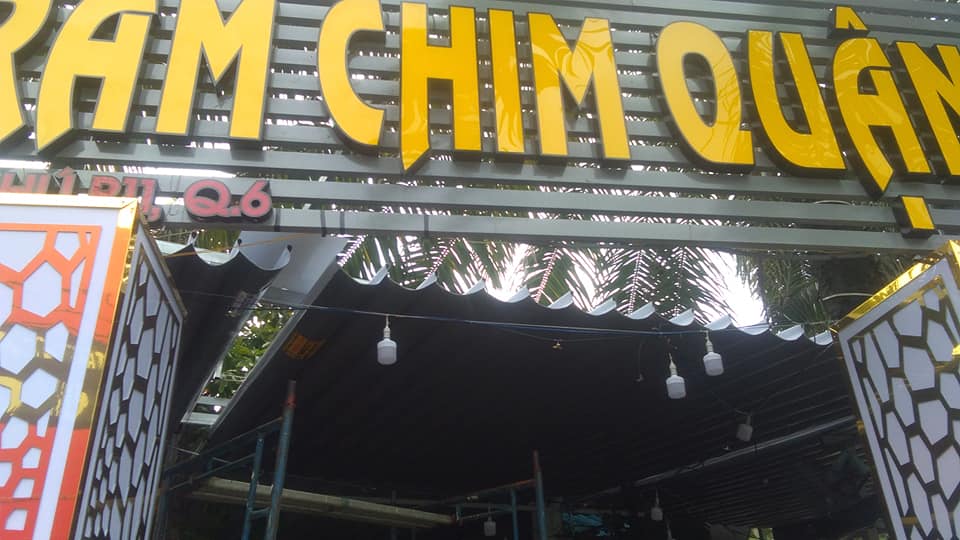 Mái xếp che mưa cho nhà hàng