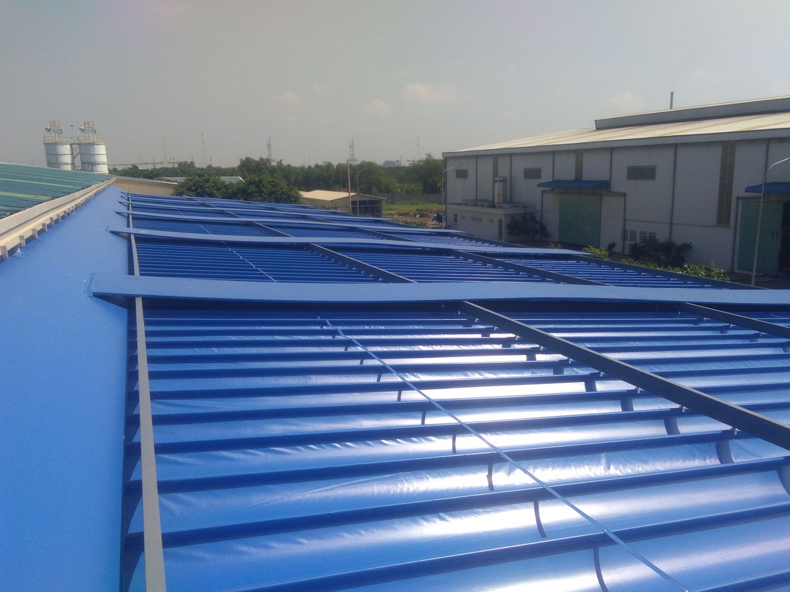 mái che nhà xưởng giá rẻ