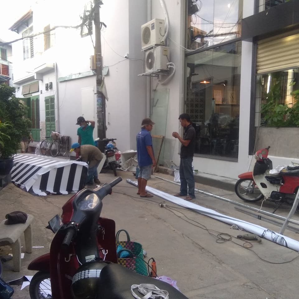 Mái bạt che mưa