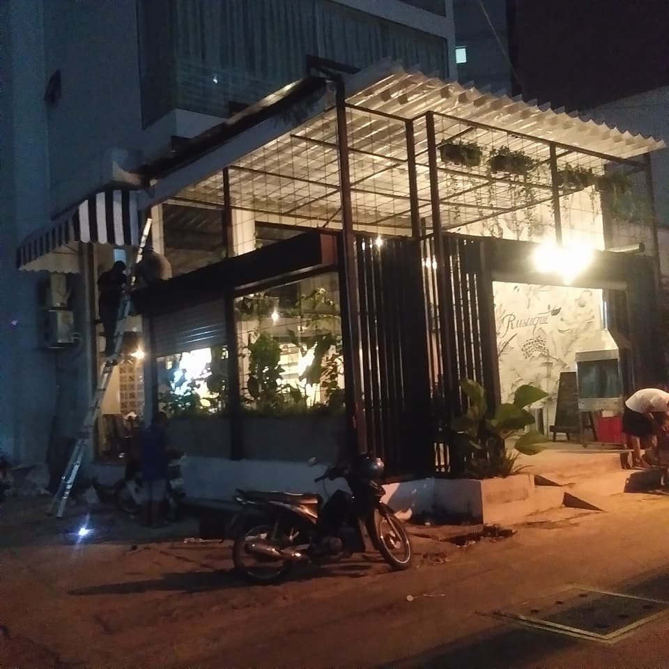 Mái bạt che nắng mưa
