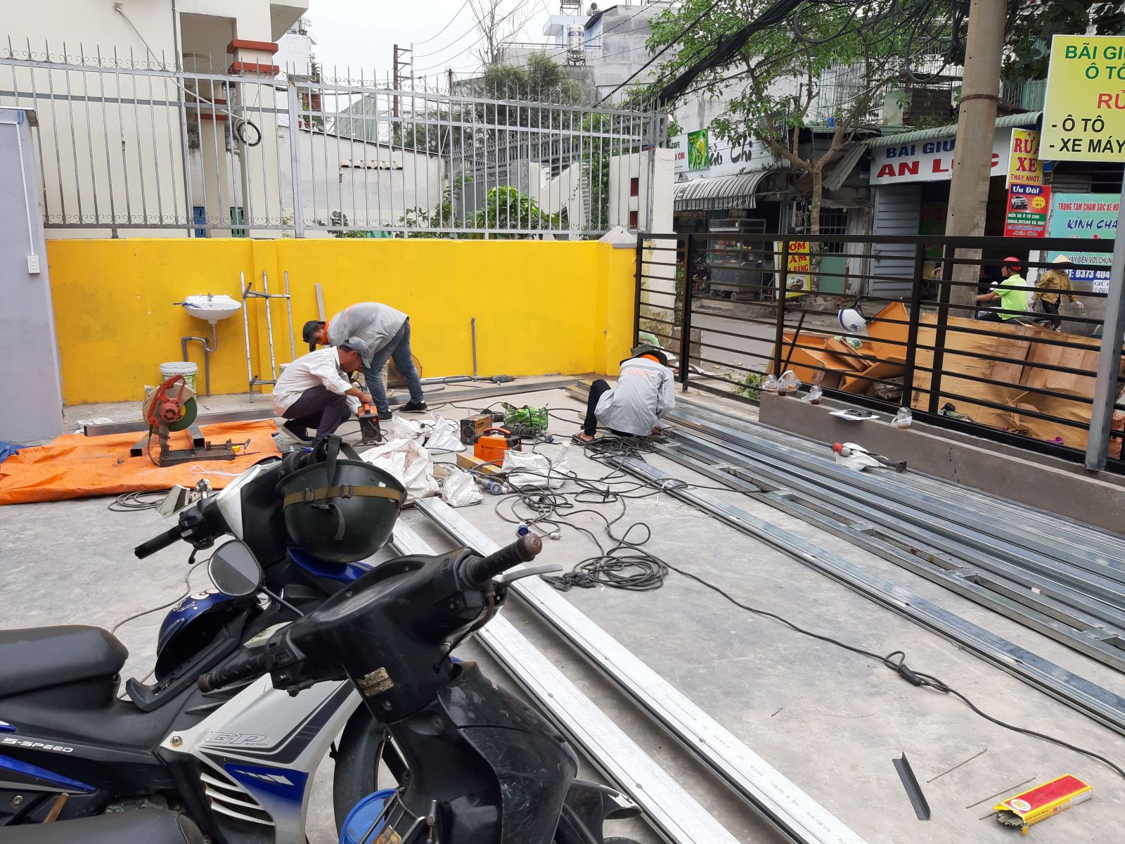 Hàn kèo chịu lực cho mái che bằng bạt