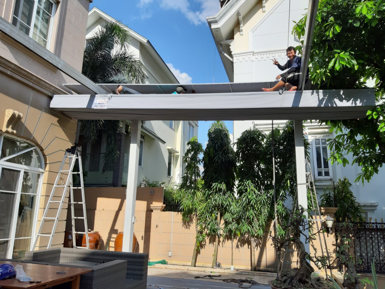 Lắp đặt mái bạt kéo 