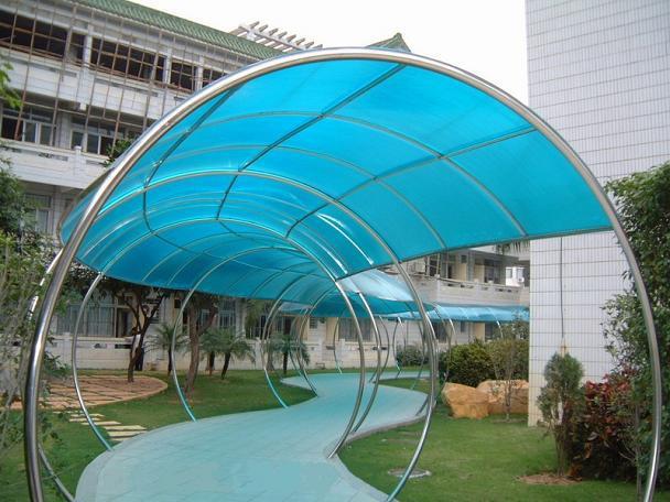 lắp đặt mái vòm poly