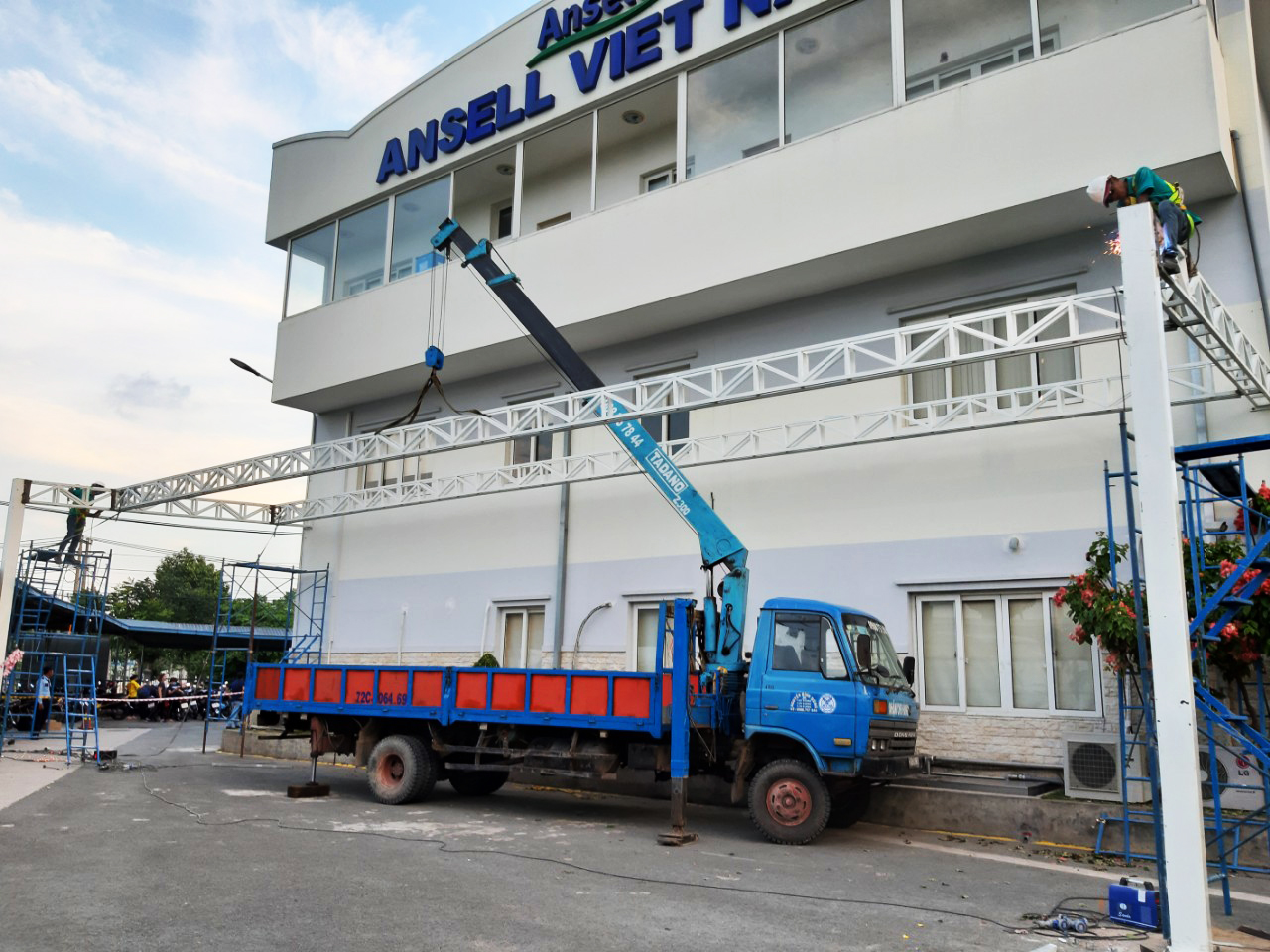 mái che nhà tiền chế