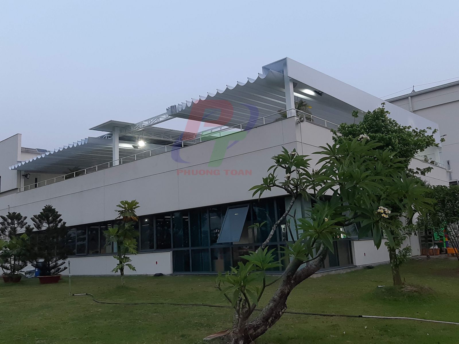 hoàn thánh mái xếp