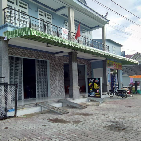 MÁI HIÊN TRƯỚC NHÀ